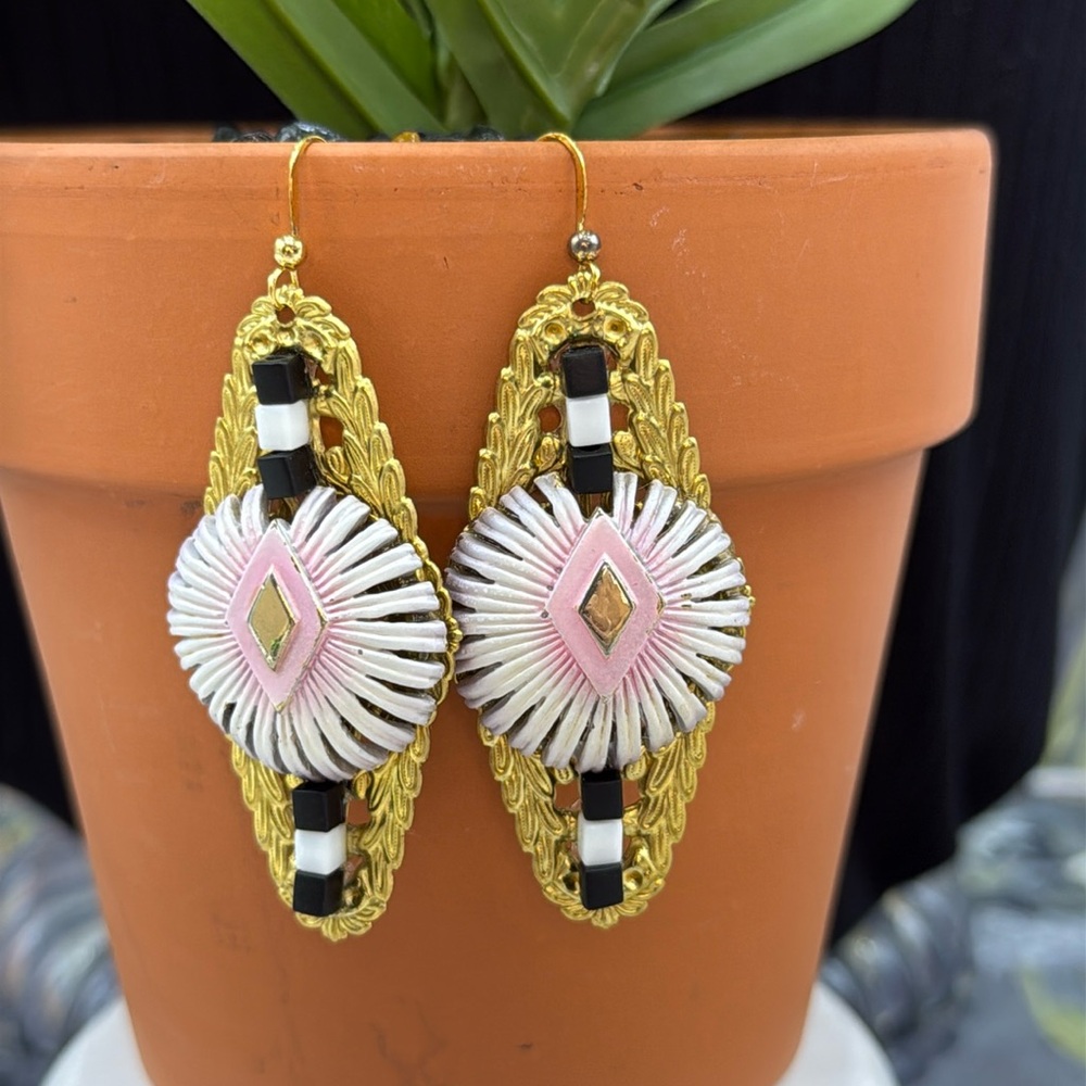 ⭐️Adorned Crown Jewelry assemblage filigree pink black mod earrings